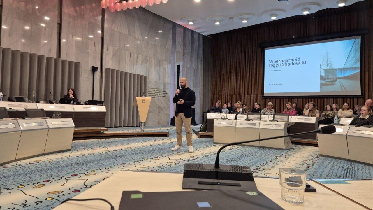 Zahed Ashkara presenteert over Shadow AI op de Gelderse AI-dag, Stadhuis Arnhem